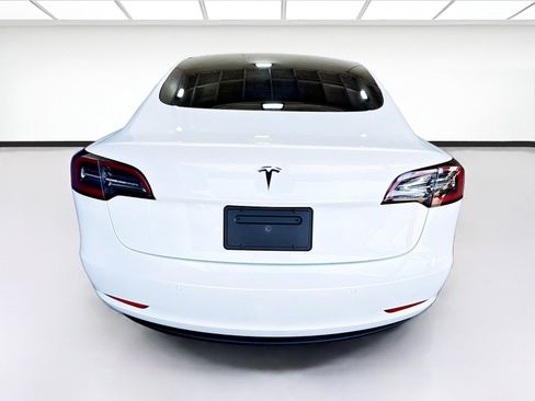 Used 2021 Tesla Model 3 Standard Range Plus RWD image 5