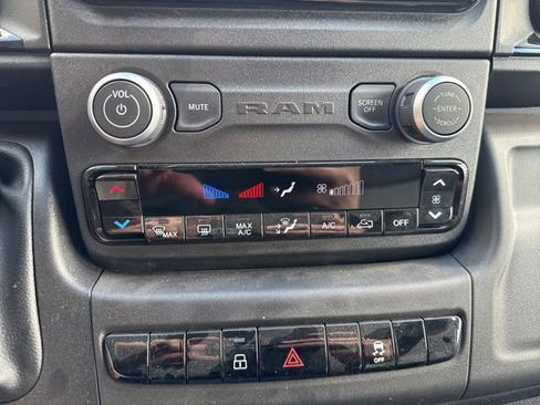 Used 2025 RAM ProMaster 3500 w/ Convenience Group image 19