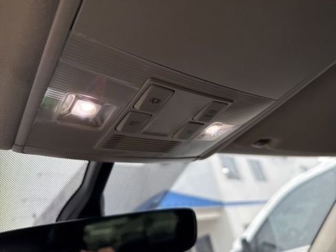 Used 2021 Volkswagen Atlas SE image 28