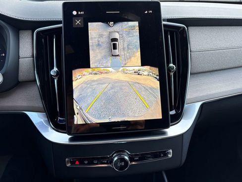 New 2026 Volvo XC90 T8 Plus w/ Protection Package Premier image 11