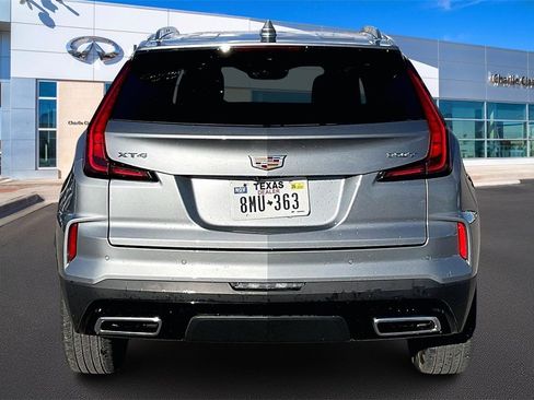 Used 2025 Cadillac XT4 Premium Luxury image 4