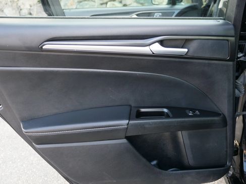 Used 2019 Ford Fusion Titanium AWD/4WD image 20