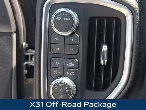 Used 2021 GMC Sierra 3500 Denali w/ Denali Ultimate Package AWD/4WD image 9