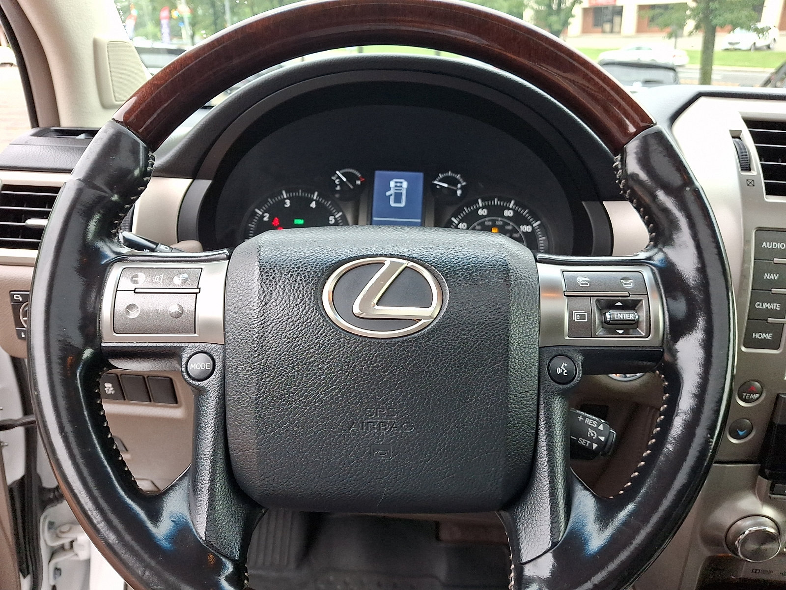 Used 2017 Lexus GX 460 Premium w/ Premium Package AWD/4WD image 25