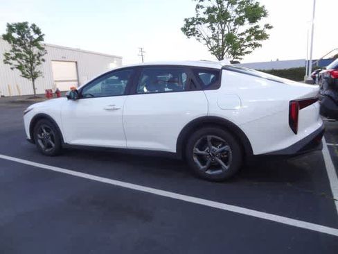 Used 2025 Kia K4 FWD image 9