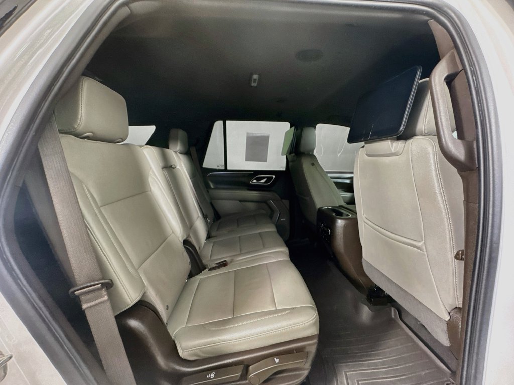 Used 2022 Chevrolet Tahoe LT w/ Luxury Package RWD image 30