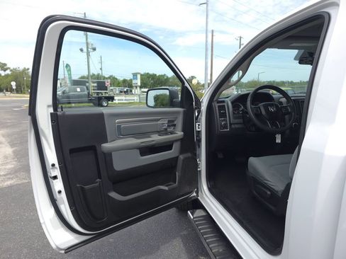 Used 2019 RAM 1500 Tradesman w/ Popular Equipment Group RWD image 10