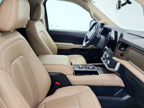 Used 2022 Ford Expedition Max Limited image 26