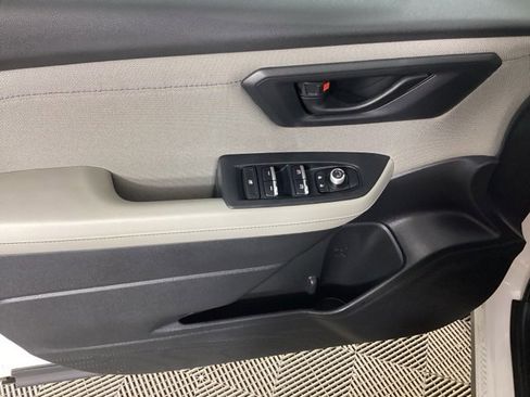 Used 2025 Subaru Forester Premium image 15