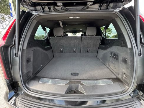 Used 2022 Cadillac Escalade ESV Luxury image 20