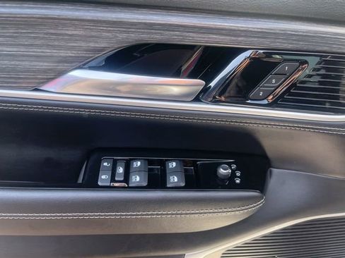 Used 2023 Jeep Wagoneer Series III w/ Preferred Equipment Group image 20