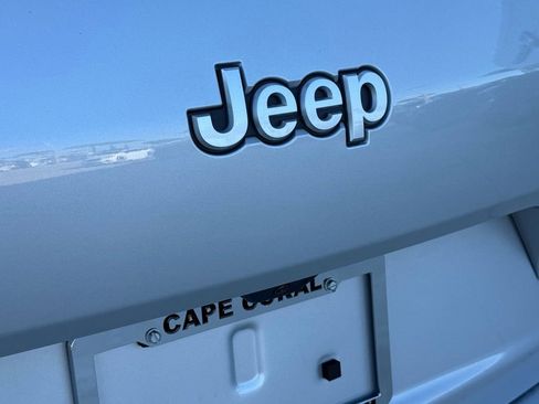 New 2026 Jeep Grand Cherokee L Laredo AWD/4WD image 34