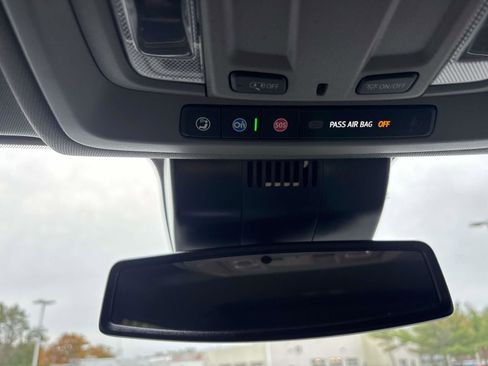 Used 2024 GMC Sierra 1500 SLT image 28