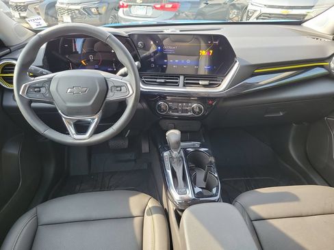 Used 2025 Chevrolet Trax ACTIV w/ Driver Confidence Package FWD image 11