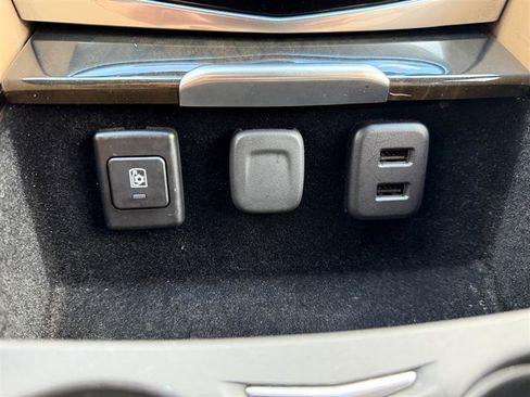 Used 2019 Cadillac Escalade Platinum image 25