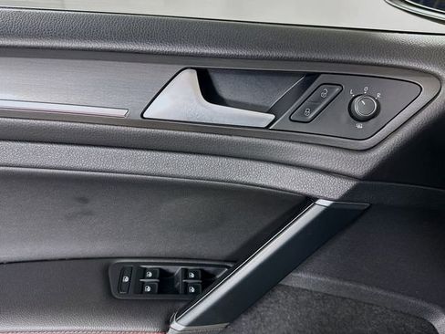 Used 2018 Volkswagen GTI SE w/ SE Leather Package image 18