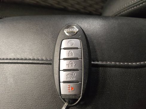 Used 2020 Nissan Rogue SV FWD image 32
