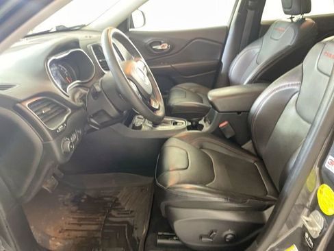 Used 2022 Jeep Cherokee Trailhawk w/ Sun, Sound & Nav Group image 24