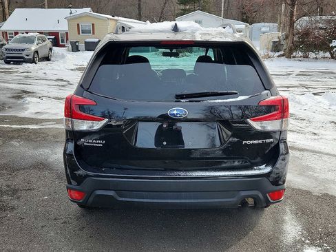 Used 2023 Subaru Forester Premium image 5