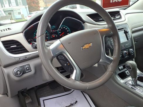 Used 2017 Chevrolet Traverse LT image 11