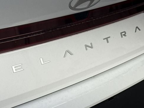 Used 2026 Hyundai Elantra SE FWD image 10