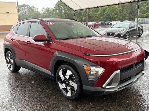 Used 2024 Hyundai Kona Limited FWD image 3