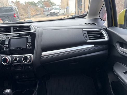 Used 2015 Honda Fit LX image 39