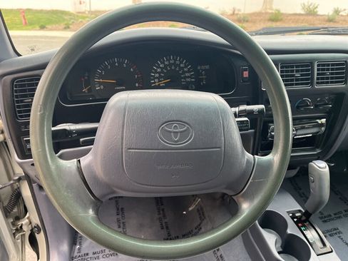 Used 2000 Toyota Tacoma PreRunner image 15