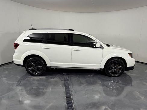 Used 2020 Dodge Journey Crossroad FWD image 4