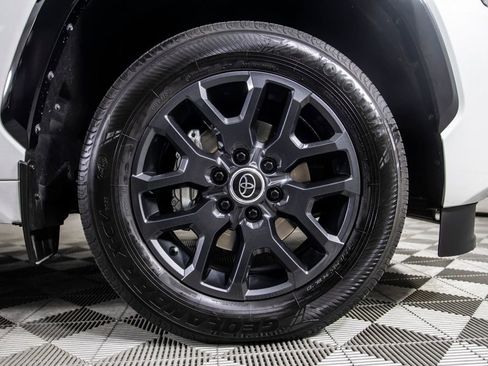 Used 2024 Toyota Sequoia Platinum image 40