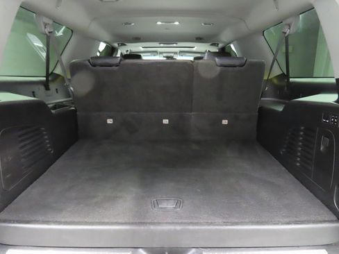 Used 2019 Chevrolet Suburban Premier image 34