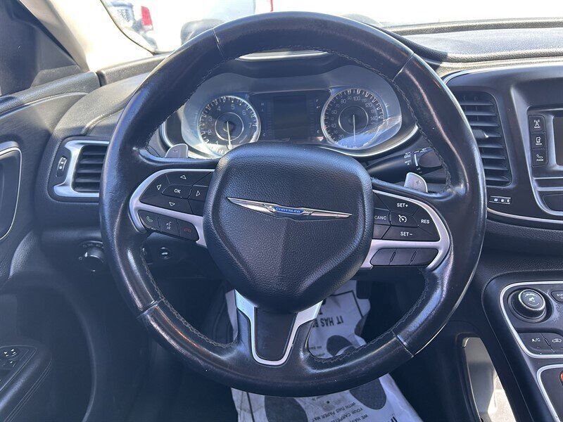 Used 2015 Chrysler 200 Limited w/ Convenience Group FWD image 11