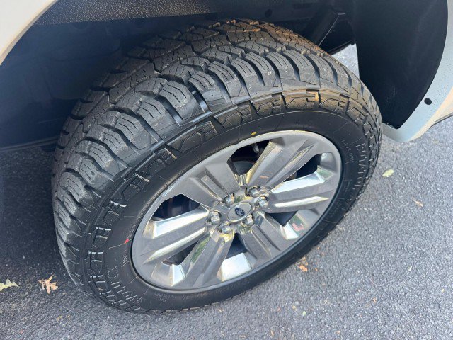 Used 2018 Ford F150 Lariat w/ Equipment Group 502A Luxury AWD/4WD image 30