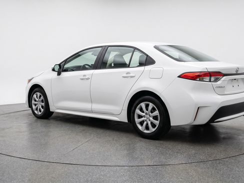 Used 2025 Toyota Corolla LE FWD image 6