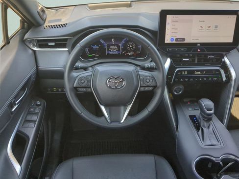 Used 2024 Toyota Venza Limited image 14