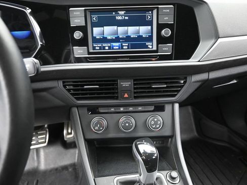 Used 2023 Volkswagen Jetta Sport image 18