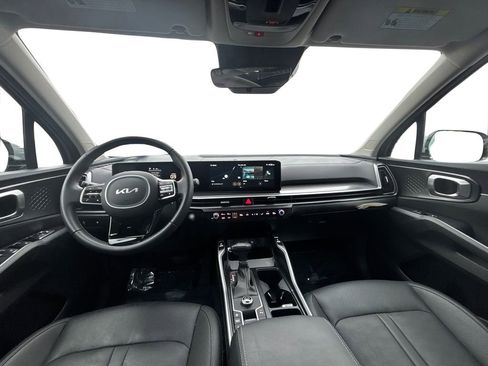 Certified 2025 Kia Sorento S w/ Panoramic Sunroof Package image 16