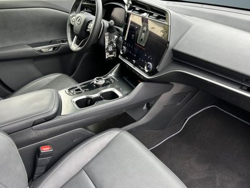 Certified 2024 Lexus RZ 300e Premium w/ Accessory Package (Z1) FWD image 31
