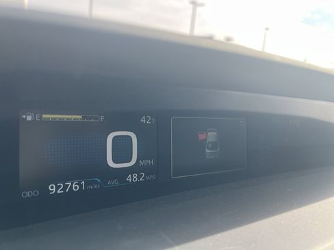 Used 2018 Toyota Prius Four w/ Advanced Technology Package image 4