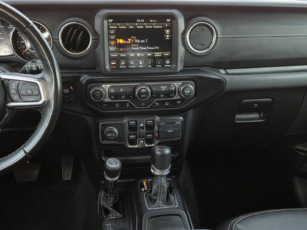 Used 2022 Jeep Wrangler Unlimited Sahara w/ Cold Weather Group AWD/4WD image 10
