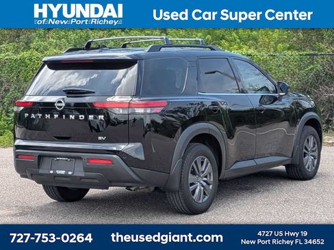 Used 2024 Nissan Pathfinder SV w/ Lighting Package (N92) FWD image 5