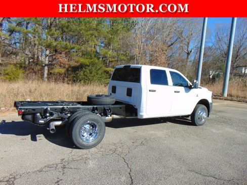New 2026 RAM 3500 Tradesman AWD/4WD image 25
