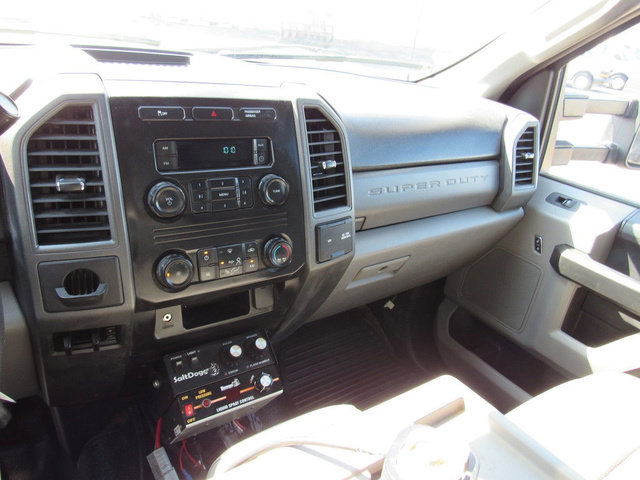 Used 2018 Ford F550 2WD Regular Cab Super Duty w/ Power Equipment Group image 32