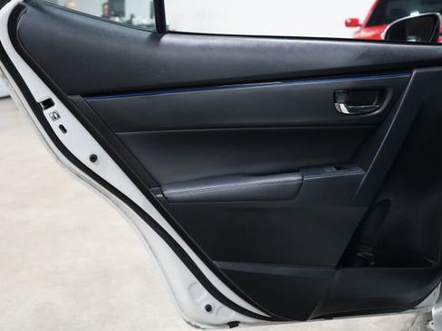 Used 2017 Toyota Corolla SE w/ Carpet Mat Package (TMS) FWD image 17