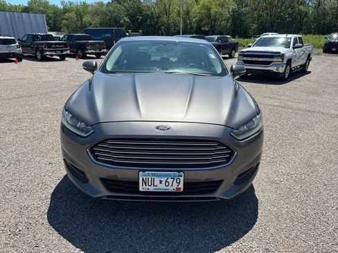 Used 2014 Ford Fusion SE FWD image 2