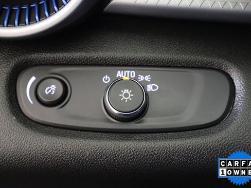 Certified 2025 Chevrolet Trax LS image 32