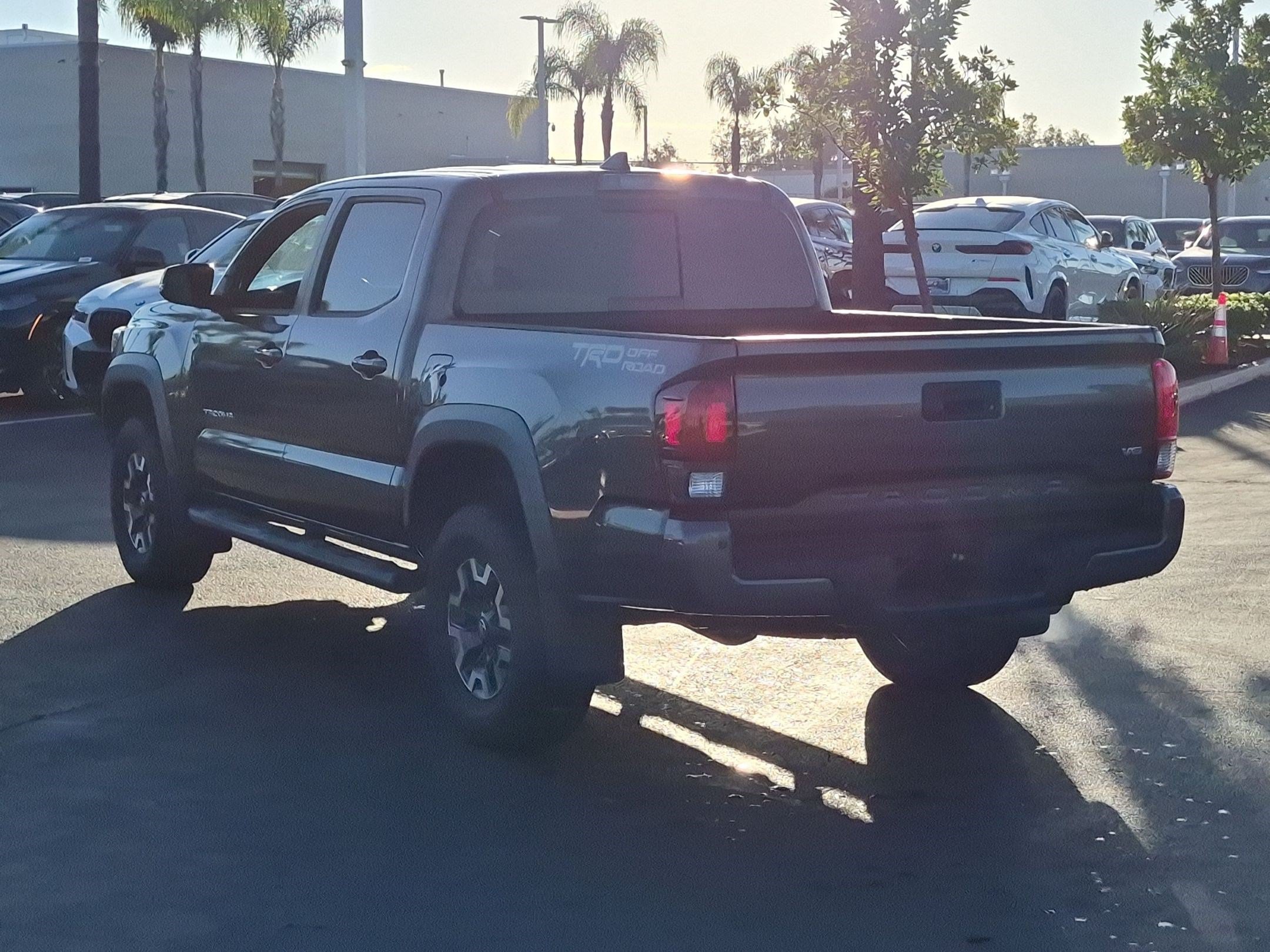 Used 2018 Toyota Tacoma TRD Off-Road w/ Technology Package RWD image 6