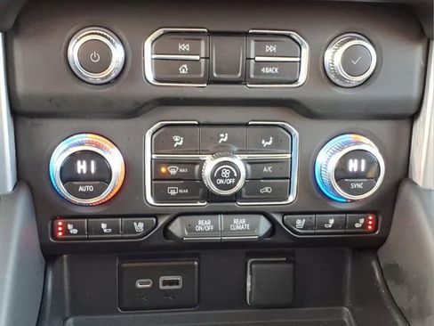 Used 2023 GMC Yukon SLT image 27