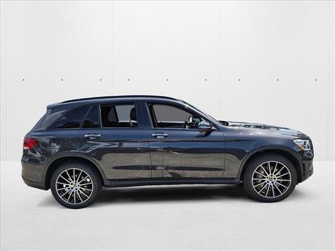 Used 2022 Mercedes-Benz GLC 300 image 4