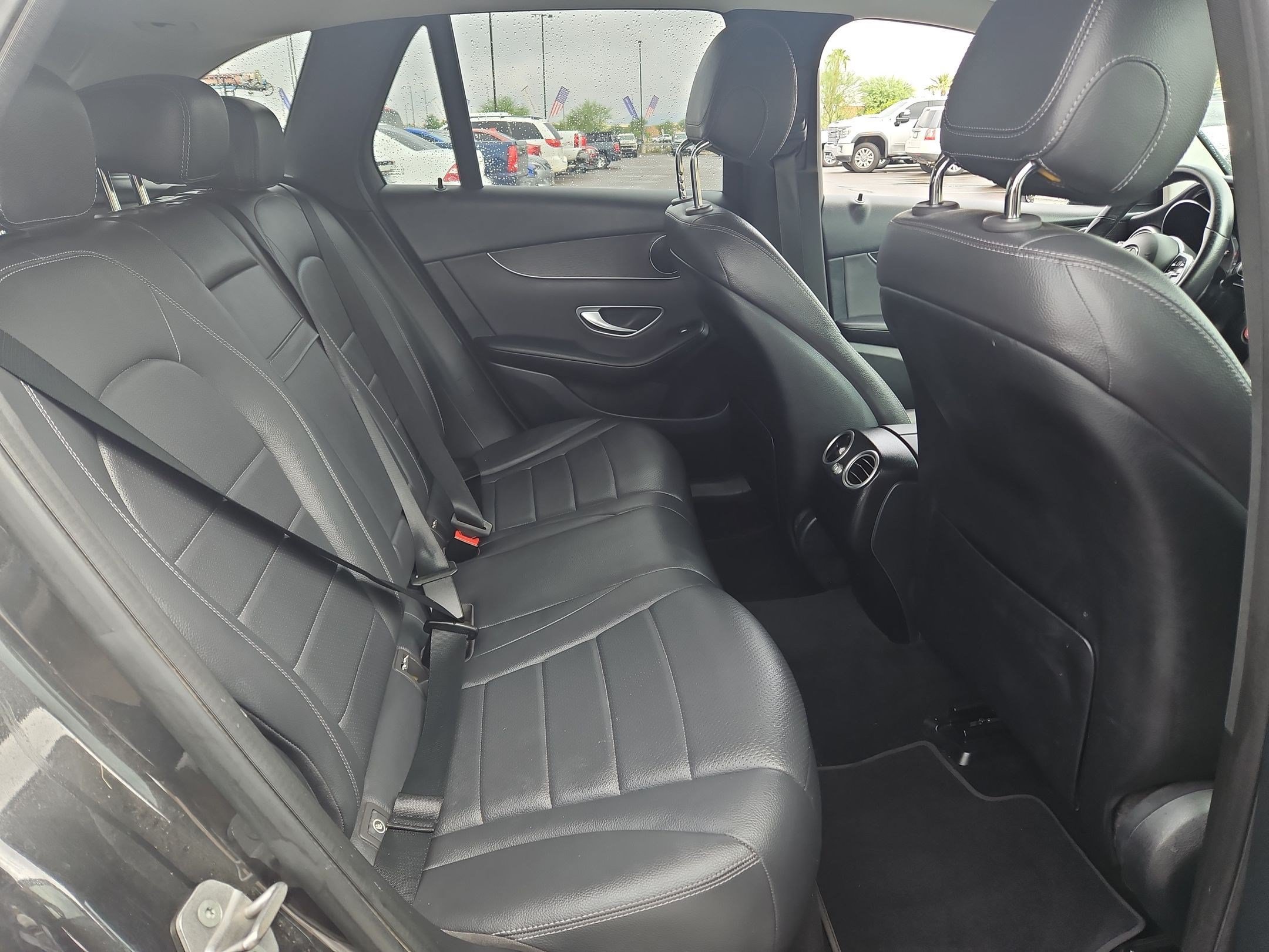 Used 2021 Mercedes-Benz GLC 300 4MATIC image 27